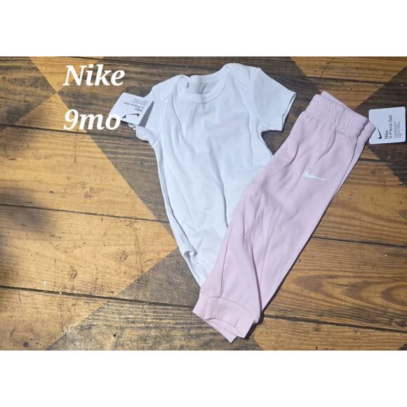 Baby Nike Outfit 9mo Nwt - Picture 1 of 1